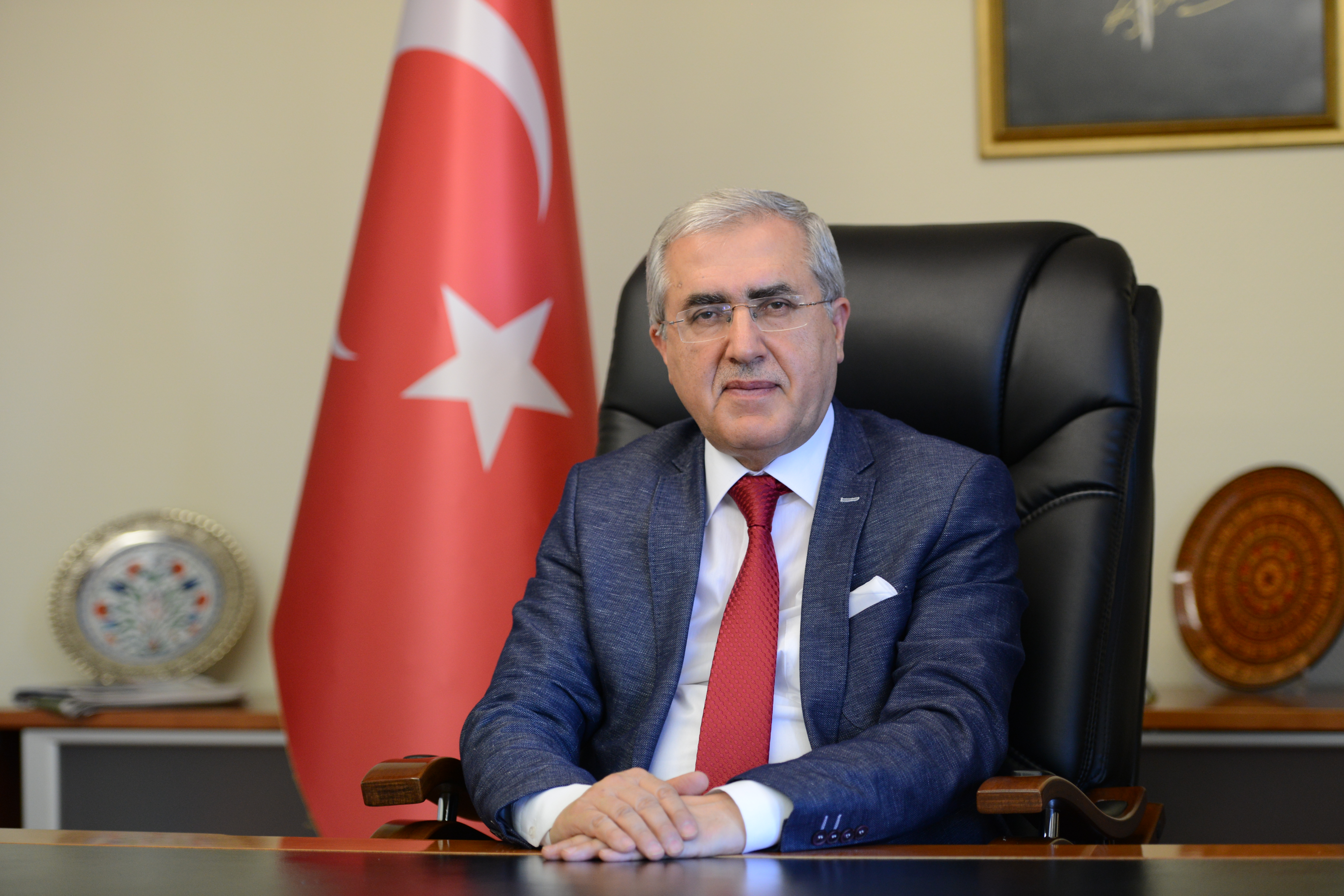 Üniversitemiz Rektörü Prof. Dr. Niyazi Can’ın 10 Aralık Dünya İnsan Hakları Günü Mesajı